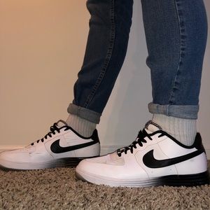 Nike Air Force 1 -Black & White